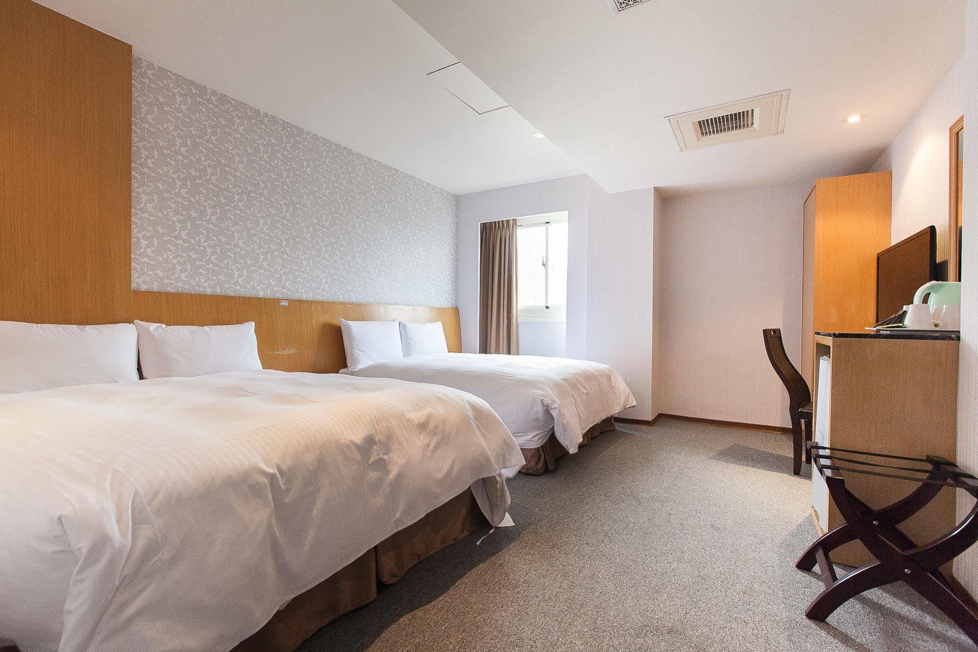 Roaders Hotel Hualien Dongda Екстериор снимка